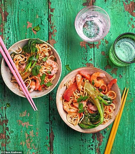 Slow Cooker Prawn Noodles - Air Fryer UK