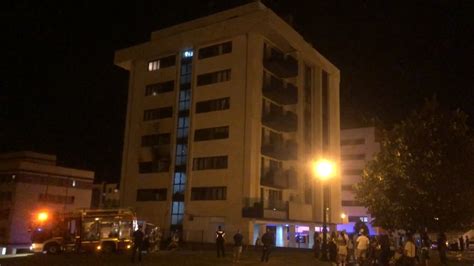 Un Incendio Provoca El Desalojo De Un Bloque De Viviendas En Oviedo