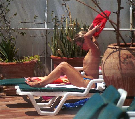 Naked Amanda Holden Added By Gwen Ariano