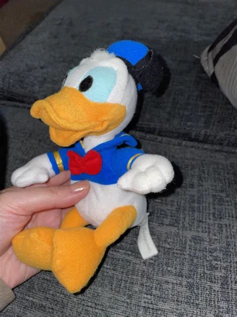 Walt Disney Donald Duck Disneyland Paris Plush Beanie