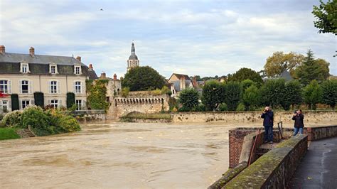 M T O La Vigilance Orange Crues Lev E Partout En France Le Loir Et