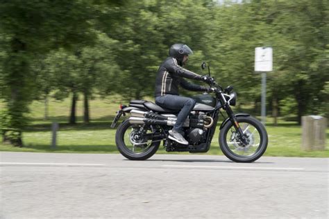 Triumph Street Scrambler Prova Su Strada Opinioni