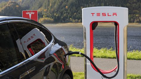 Chargeur domestique Tesla où le mettre comment le choisir et combien