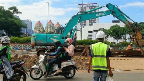 Suasana Pembangunan Underpass Senen Jakarta Pusat Berikut Deretan