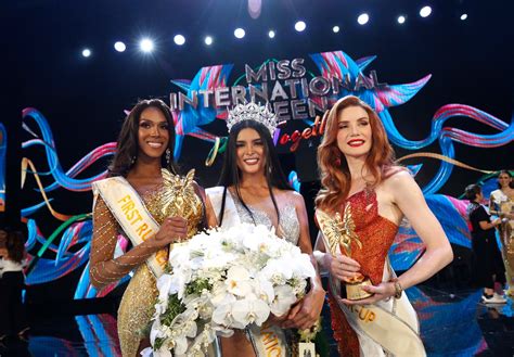 Fuschia Anne Ravena Crowned At Worlds Largest And Most Popular