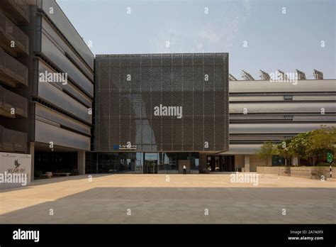 The Masdar City campus of Khalifa University of Science and Technology, Abu Dhabi, UAE Stock ...