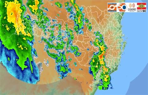 Frente Fria Avan A Por Santa Catarina E Provoca Temporais No Estado