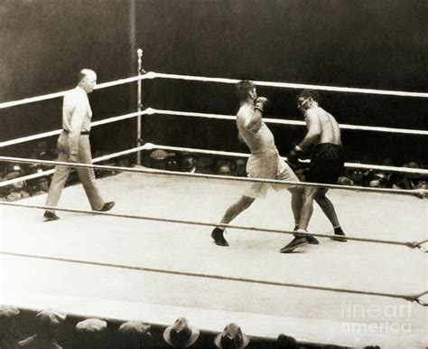 Gene Tunney And Jack Dempsey In Boxing Photograph By Bettmann