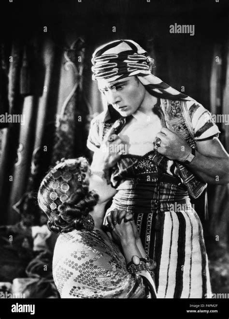 Vilma Banky And Rudolph Valentino The Son Of The Sheik