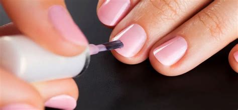 What is the best manicure for weak nails? - MeteorBeauty