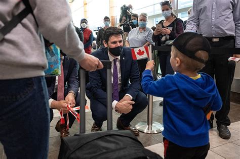 Imigração no Canadá Governo aumenta meta para 500 mil novos imigrantes