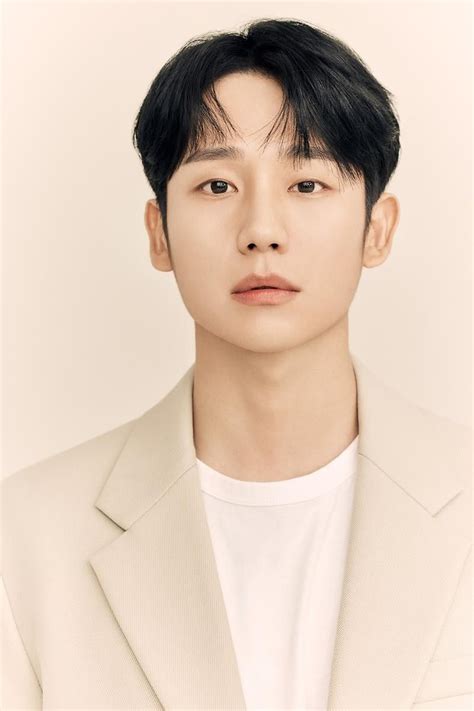 Pin By Aryani On Jung Hae In In Jung Hae In Handsome