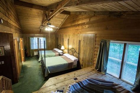 Countryside cabin with hot tub ⋆ Forrest Hills Resort