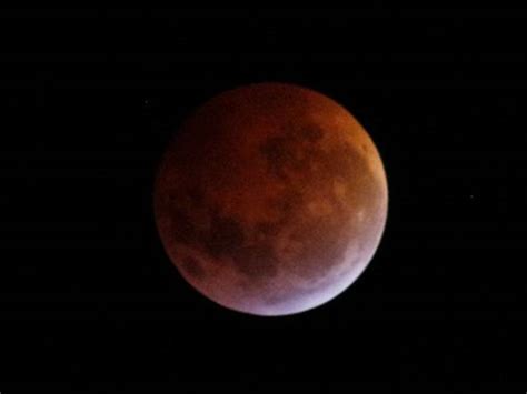 Graban Impacto De Un Meteorito Durante El Eclipse En La Luna De Sangre