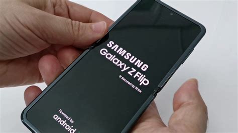 Samsung Galaxy Z Flip Sa Savitljivim Ekranom Youtube