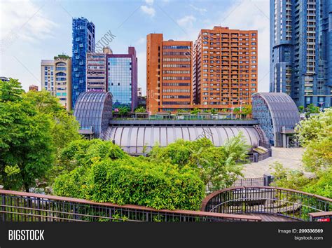 Taipei Taiwan July Image And Photo Free Trial Bigstock