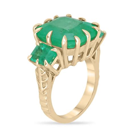 Shop Ladies And Women Natural Emerald Rings