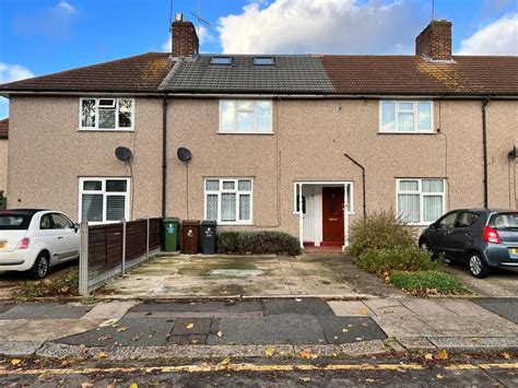 4 Bed Property For Sale In Winterbourne Road Becontree Dagenham Rm8