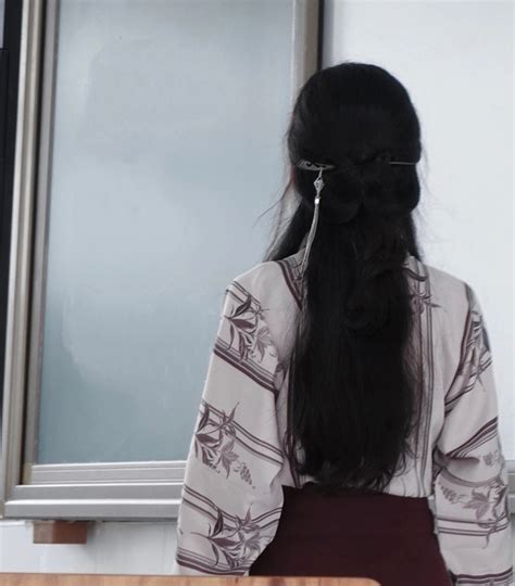Cô giáo Mỹ thuật đang hot nhất TikTok Mặt đã xinh style đi dạy còn