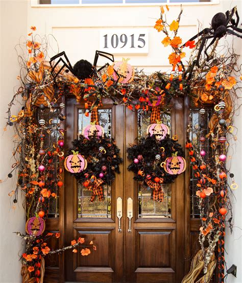 28 SPOOKY FRONT DOOR HALLOWEEN DECORATION INSPIRATIONS Godfather