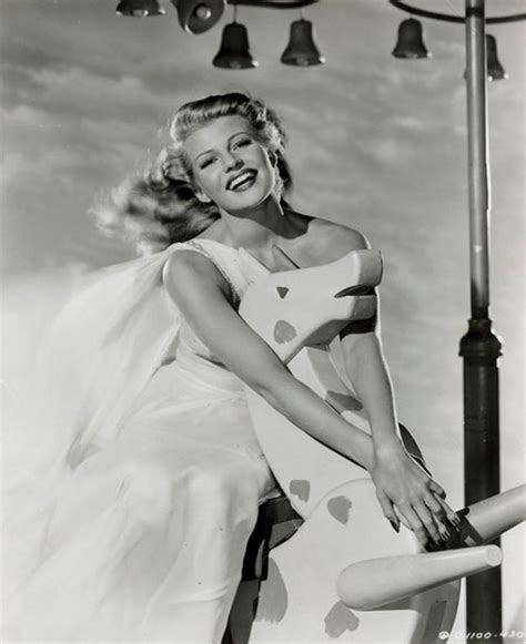 35 Beautiful Photos of Rita Hayworth During Filming “Down to Earth ...