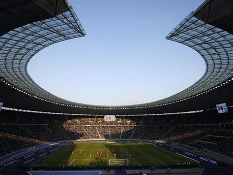 Medien Senat stundet Hertha Miete fürs Olympiastadion Fussballdaten