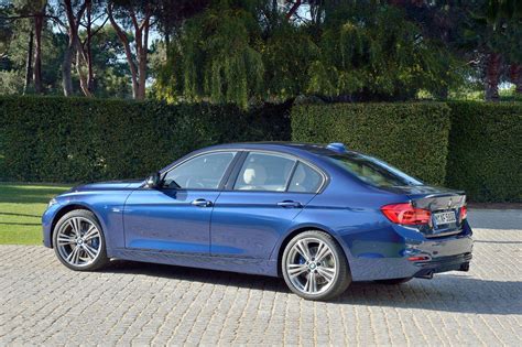 2017 BMW 3-Series 320i Sedan VIN Number Search - AutoDetective