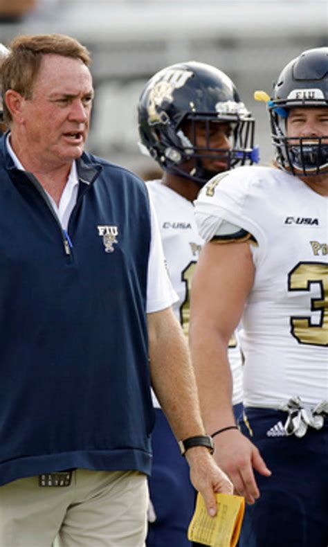 Butch Davis returns to coaching; FIU struggles in his debut | FOX Sports