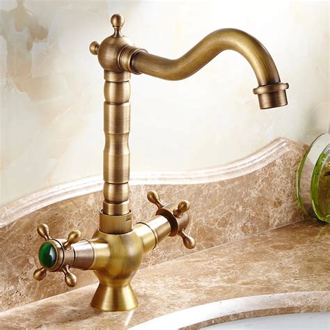 Basin Faucets Antique European Style Brass Double Handle Bathroom Basin