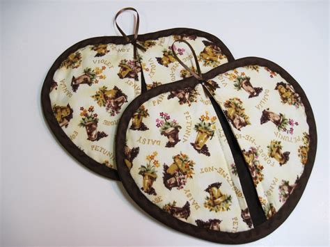 Hot Pad Potholder Set Of Heart Shaped Novelty Flower Pots Etsy