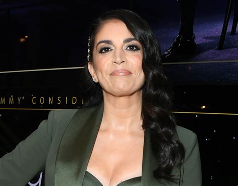 Cecily Strong Means Business In Green Suit At ‘schmigadoon Premiere