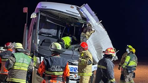 Colisión Entre Un Bus Y Un Camión Dejó Un Muerto En Iquique Cooperativacl