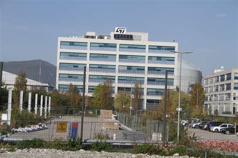 La Croissance Se Poursuit Pour Stmicroelectronics Essor Isère