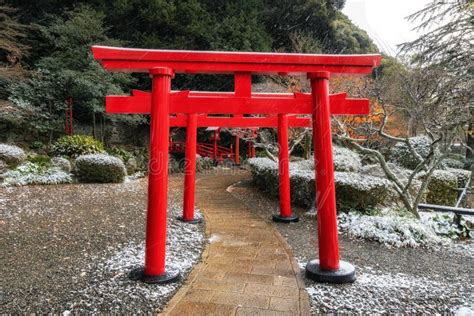 Porte Inari En Umi Jigoku Photo Stock Image Du Neige 266653740