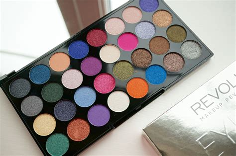 Makeup Revolution Flawless Ultra 32 Eyeshadow Palette Swatches