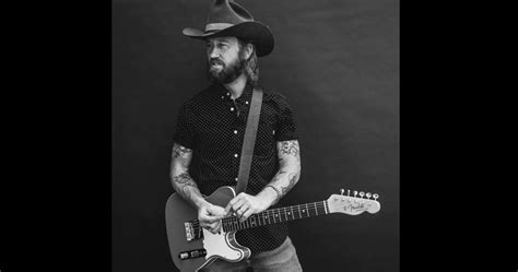 Chris Shiflett do Foo Fighters anuncia novo álbum solo A Rádio Rock