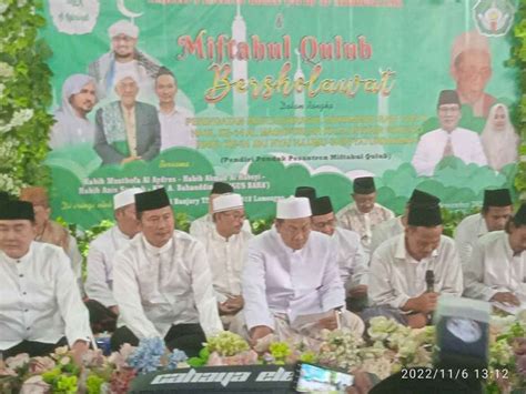 Peringati Maulid Nabi Muhammad Di Ponpes Lamongan Gus Baha Tauhid