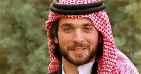 Purpurinado Pr Ncipe Pede Asilo Pol Tico Por Ser Gay