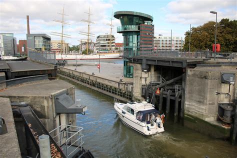 Bremerhaven Schleuse Neuer Hafen Helgoland01 Flickr