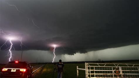 Tornados Nos Eua Matam Pelo Menos Nove Em Oklahoma