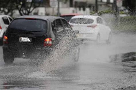 Curitiba Teve Pancadas Fortes De Chuva Ao Longo Da Tarde Deste Domingo