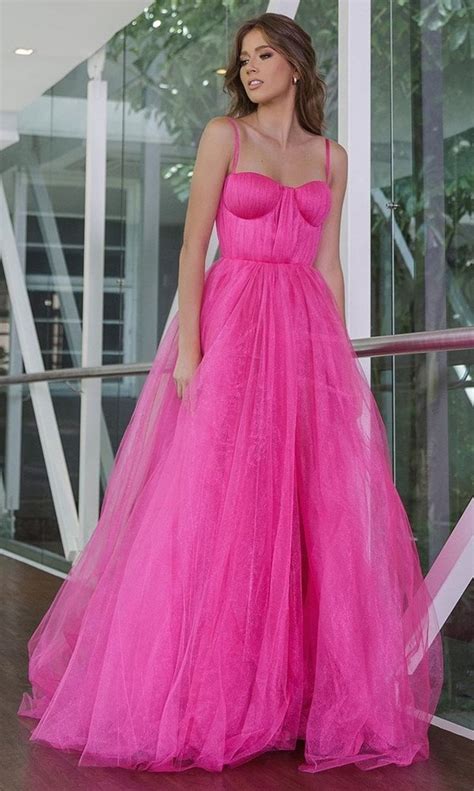 Vestido Longo Pink Para Madrinha 70 Fotos Modelos E Tendências 2023