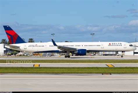 N589NW Boeing 757 351 Delta Air Lines Pedro Bonatto JetPhotos