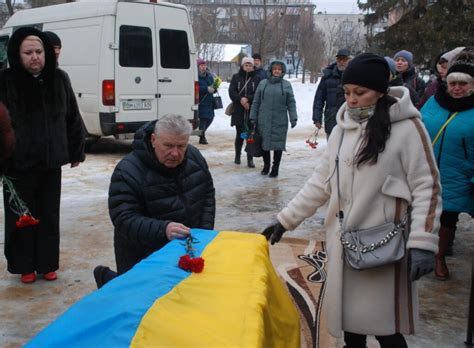Шосткинська громада провела в останню путь захисника України Олександра ...