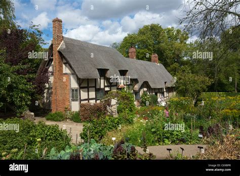 Anne Hathaways Cottage Shottery Stratford Upon Avon Warwickshire