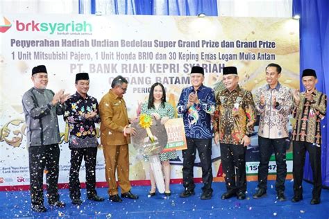 Serahkan Hadiah Undian Brk Syariah Bedelau Jefridin Sampaikan Kota