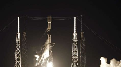 Spacex Bringt Satelliten F R Globales Internet Ins All