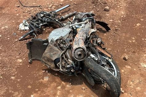 Mulher morre na colisão entre moto e carreta na serra em Paraíso das