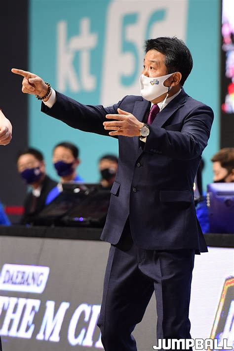 벤치명암 단독 4위 도약 전자랜드 유도훈 감독 “심스 몸 상태 올라오고 있다”