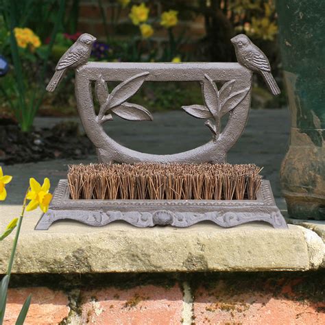 Garden Birds Boot Brush And Scraper Dibor